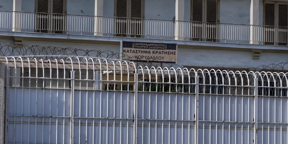 «Θα σε σφάξω σαν κοτόπουλο»: Οι απειλές της «κόζα νόστρα» του Κορυδαλλού